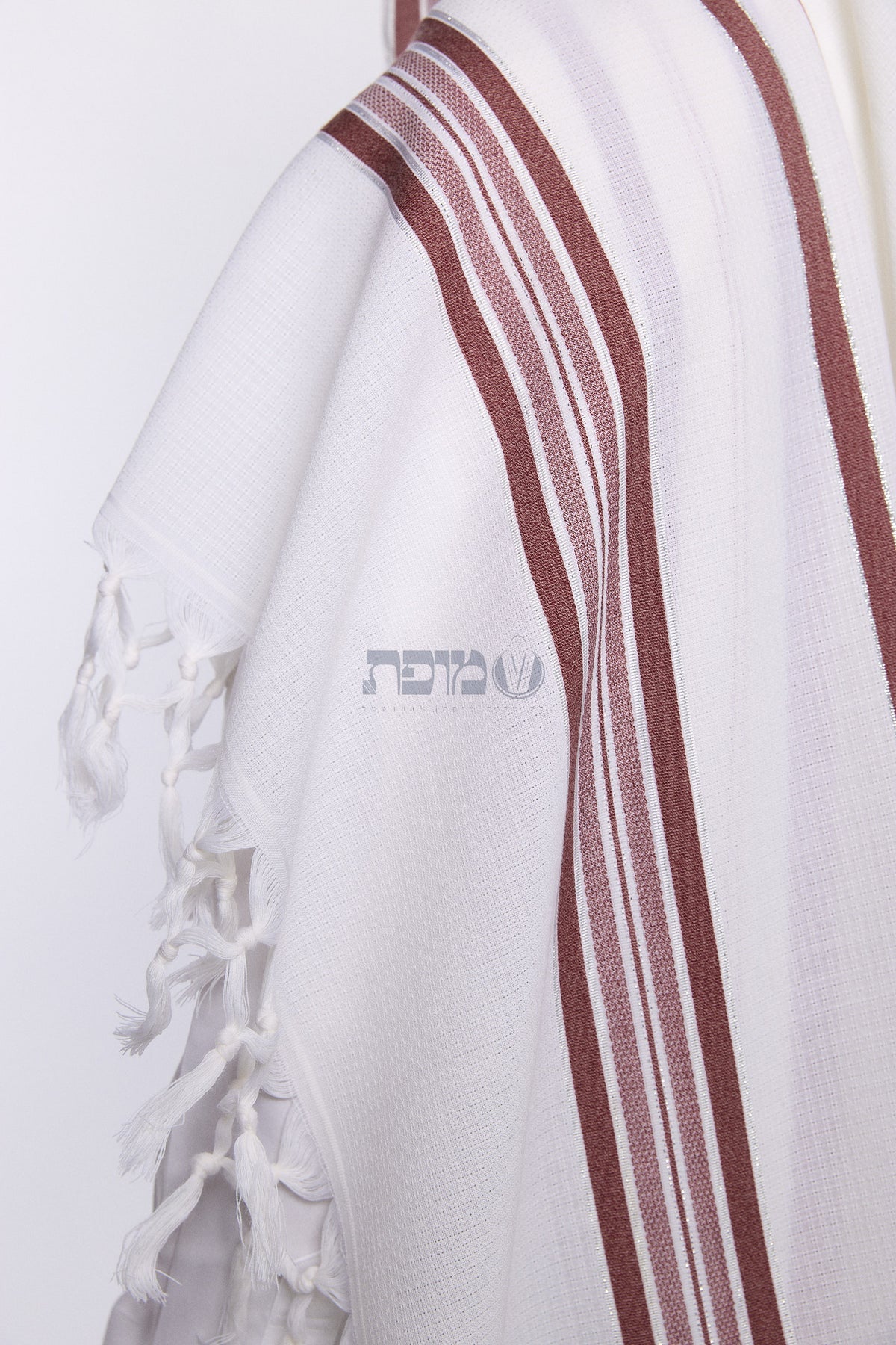 Mofet Wool Tallit - Hallel/Luxurious Weave Design (Size 60 Maroon)