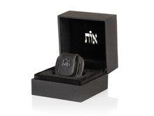 אות Retzuos Holder