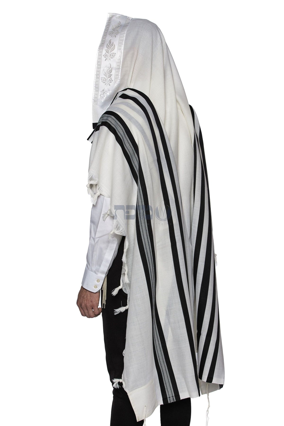 Mofet Wool Tallit - Lamenatzach/Non-Slip Weave Design (Size 55 Black)