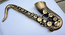 Plastic Trumpet Decoration Gold