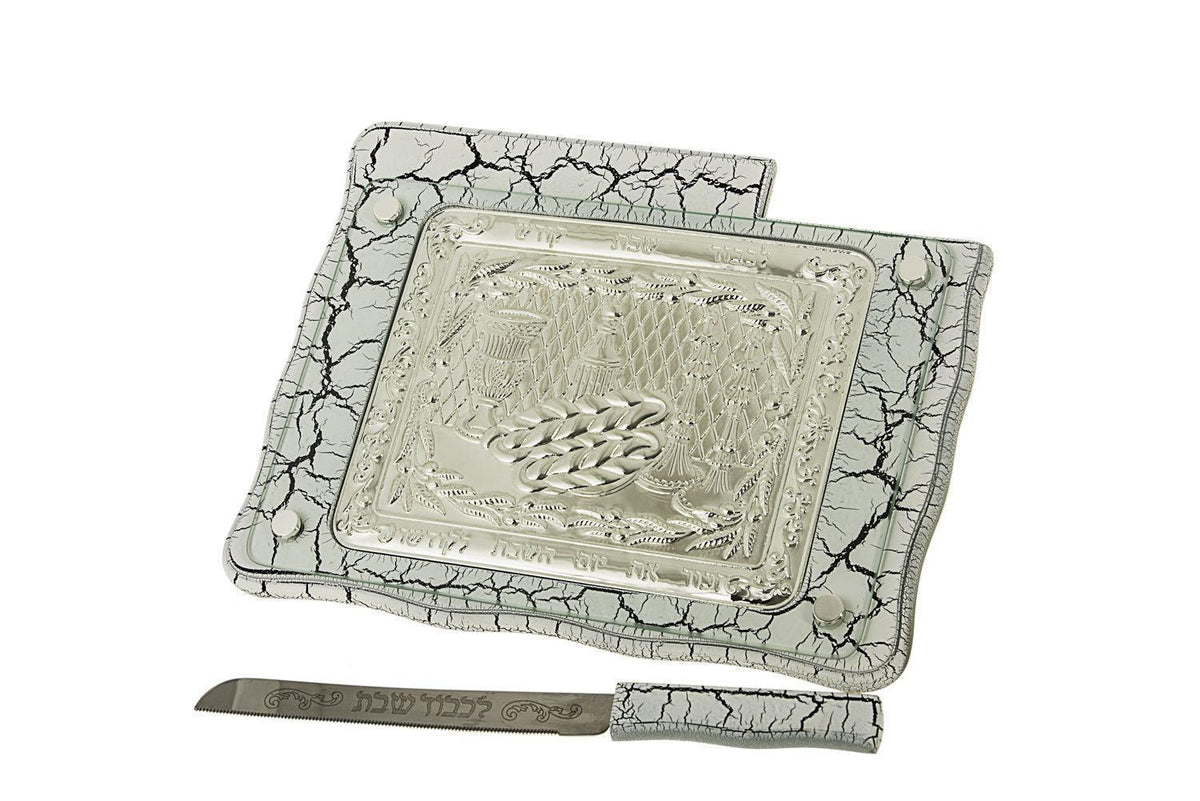 CHALLAH BOARD WHITE MARBLE WITH A KNIFE
