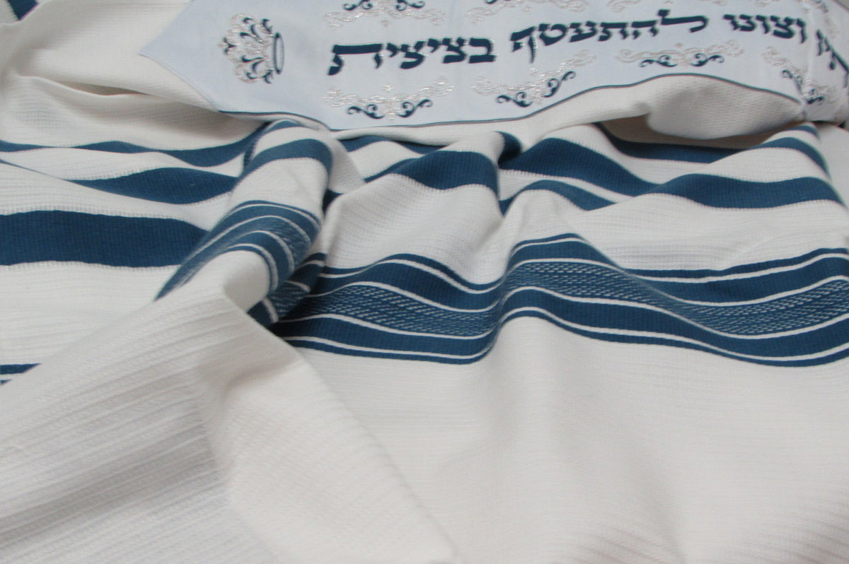 Cotton Tallis-Blue Lines Size 28 (50.5" x 27")